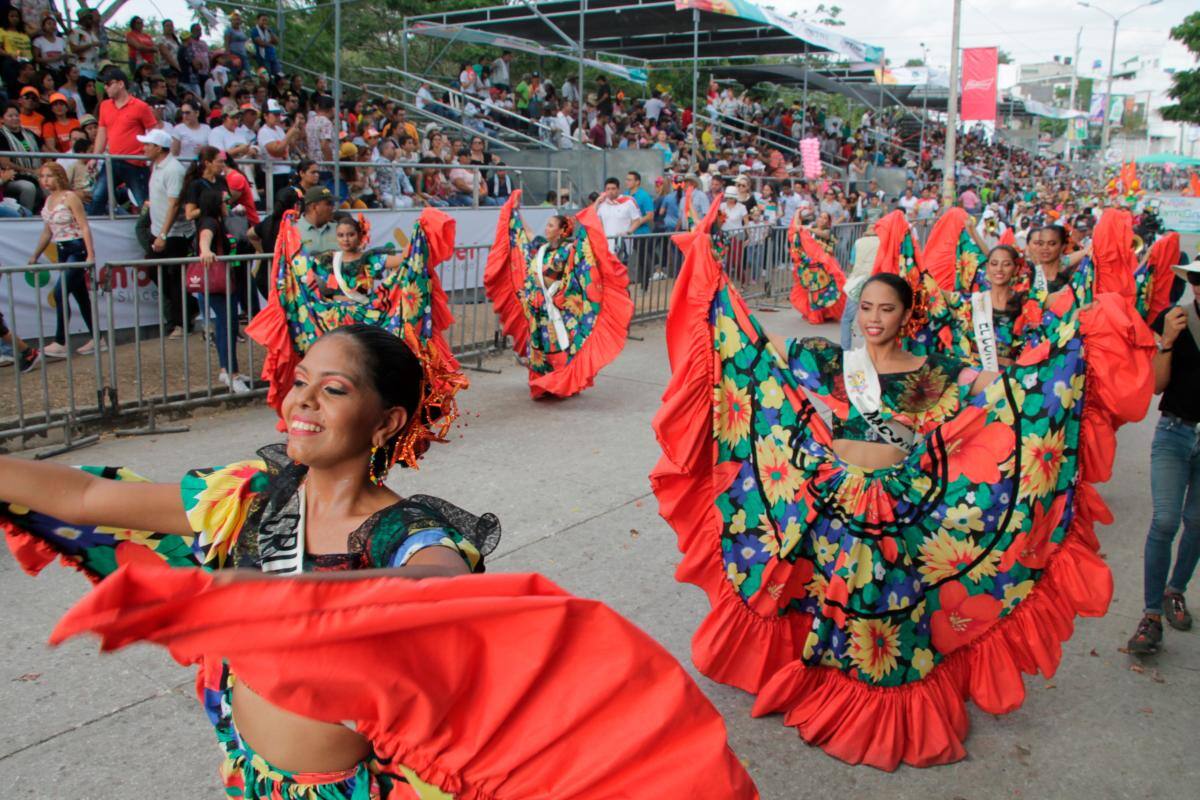 Alegría desbordante durante desfile folclórico en Sincelejo