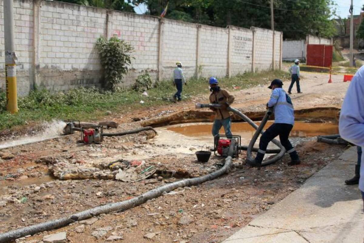 Reparan daño en tubería que tenía a media Cartagena sin agua