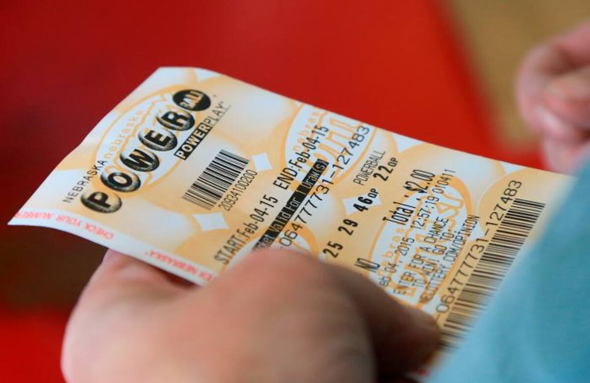 500 millones de dólares en juego esta noche en el sorteo de Powerball en Estados Unidos. AP Nati Harnik