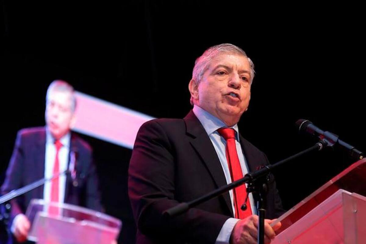Mayorías liberales pedirán a César Gaviria que siga de jefe del partido