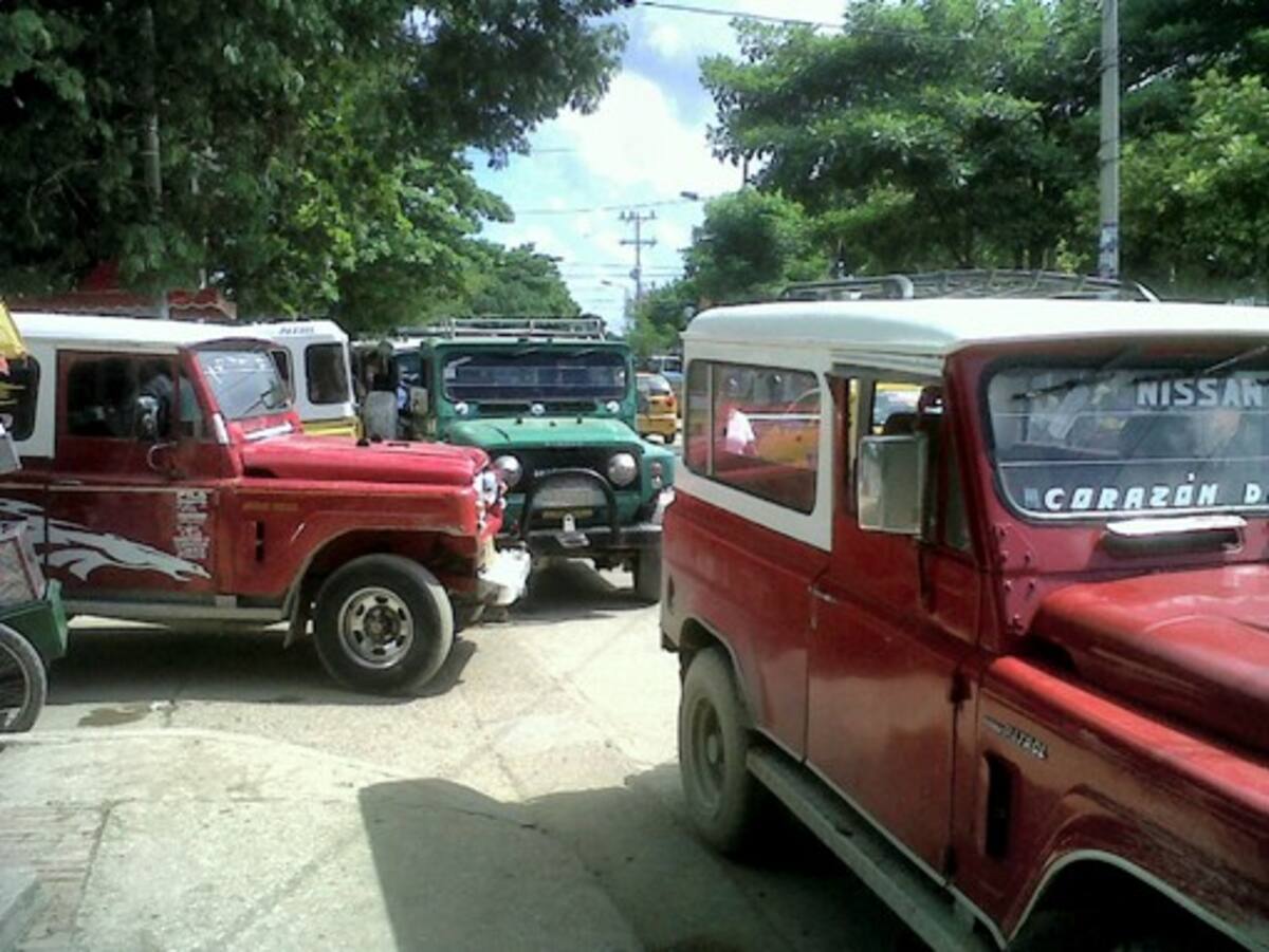 Por la ausencia del servicio que prestan estos carros camperos y de las motos- por ser día sin moto- se dificulta la movilidad de cientos de cartageneros. MIGUEL MONTES CAMACHO - EL UNIVERSAL