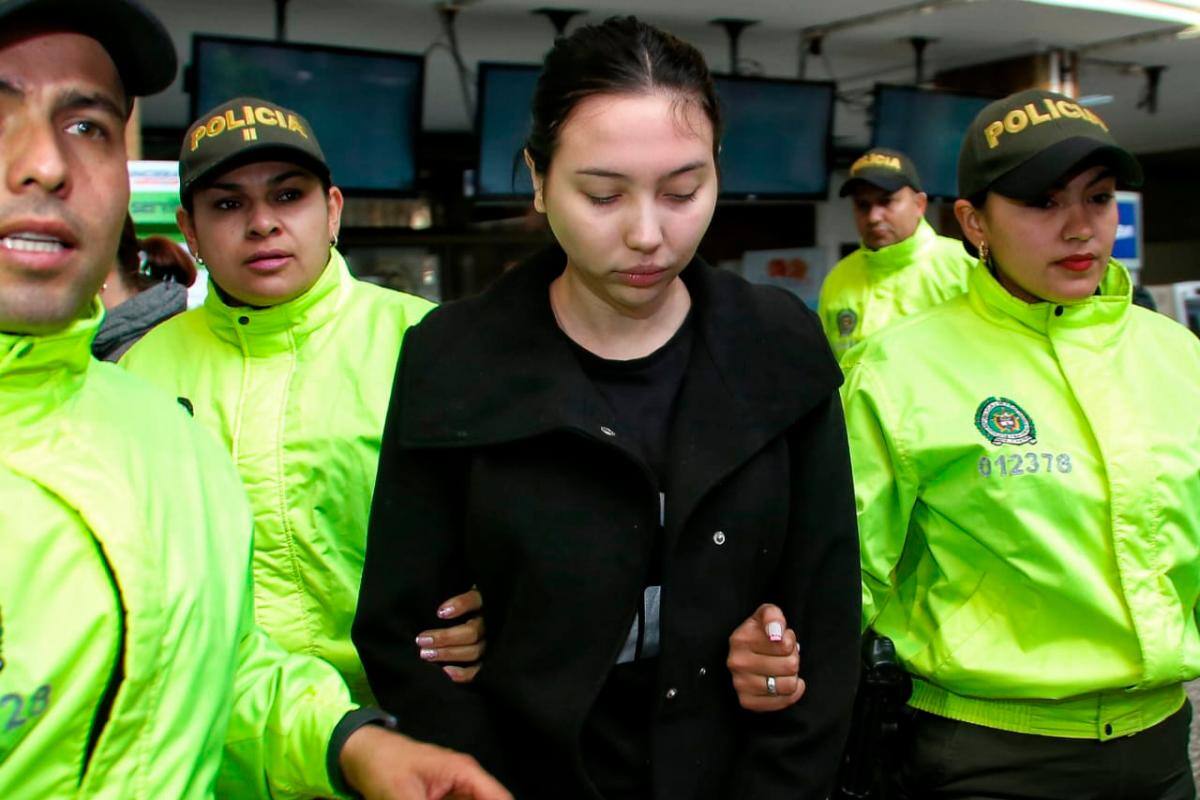 Hija de Aída Merlano llega a audiencia de legalización de captura