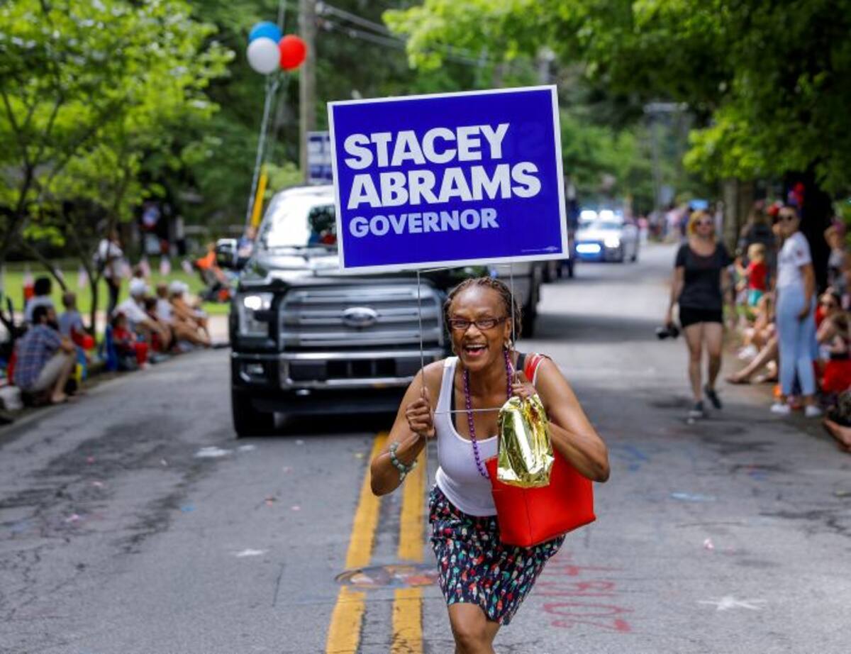 Algunas de las preguntas que deben responder los emigrantes para alcanzar la naturalización son: ¿Qué implica la Declaración de Independencia? o ¿cuándo se celebra el Día de la Independencia? EFE ERIK S. LESSER