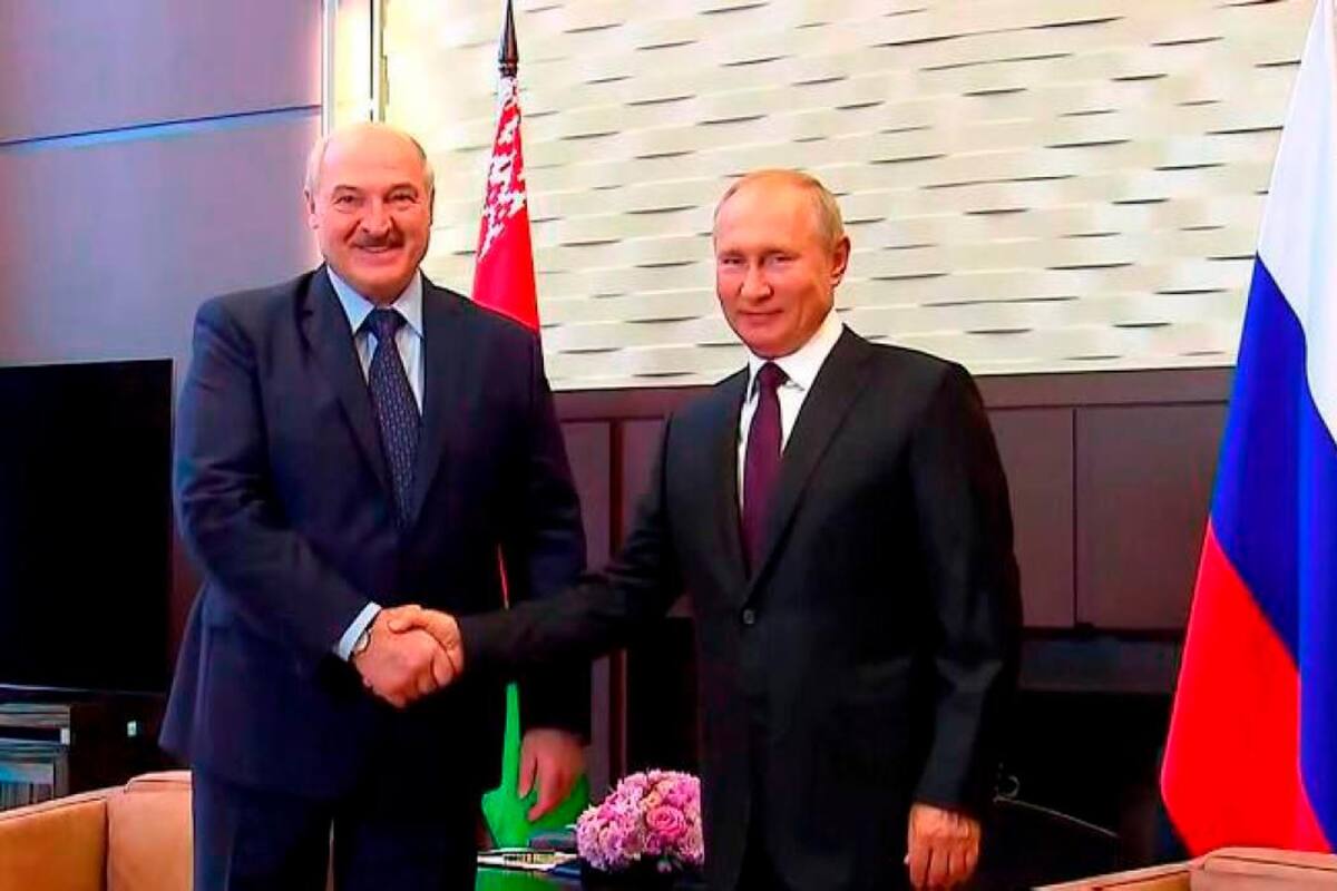 Lukashenko dice que mañana decidirá sobre retirada de soldados rusos
