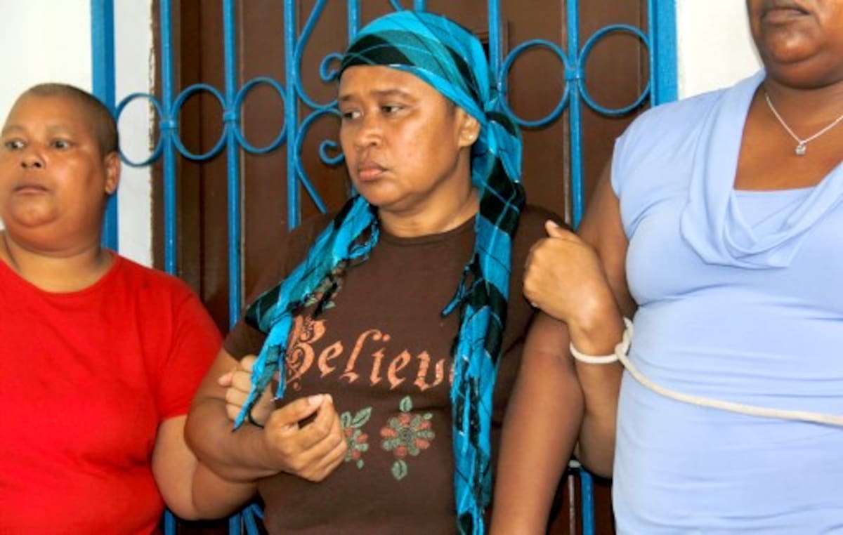 Candelaria Domínguez y sus familiares dicen estar desgastados de tanto implorarle a Humana Vivir EPS que asuma su tratamiento para el cáncer que ella padece. KAILLINE GIRALDO-EL UNIVERSAL