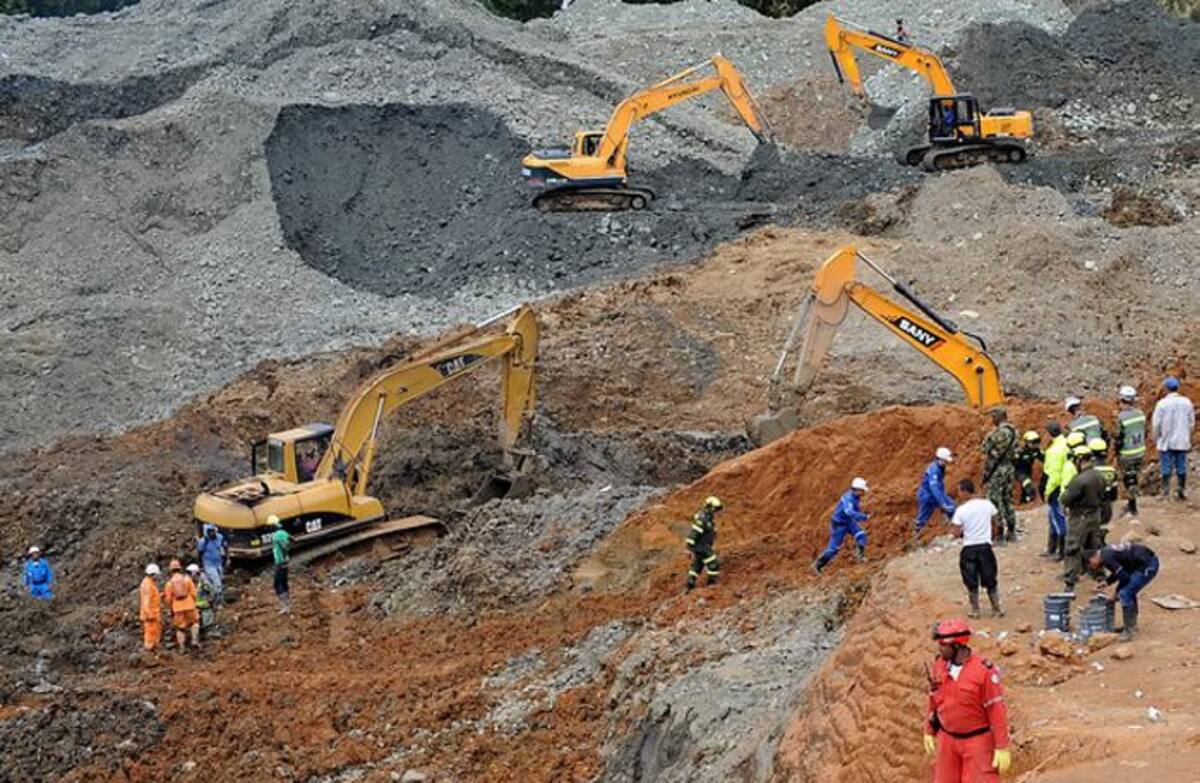 La tragedia ocurrida el pasado miércoles en una mina de Santander de Quilichao evidencia el problema de la minería ilegal en el país, las labores de rescate continúan y hasta el momento hay 13 desaparecidos. Colprensa/ El País