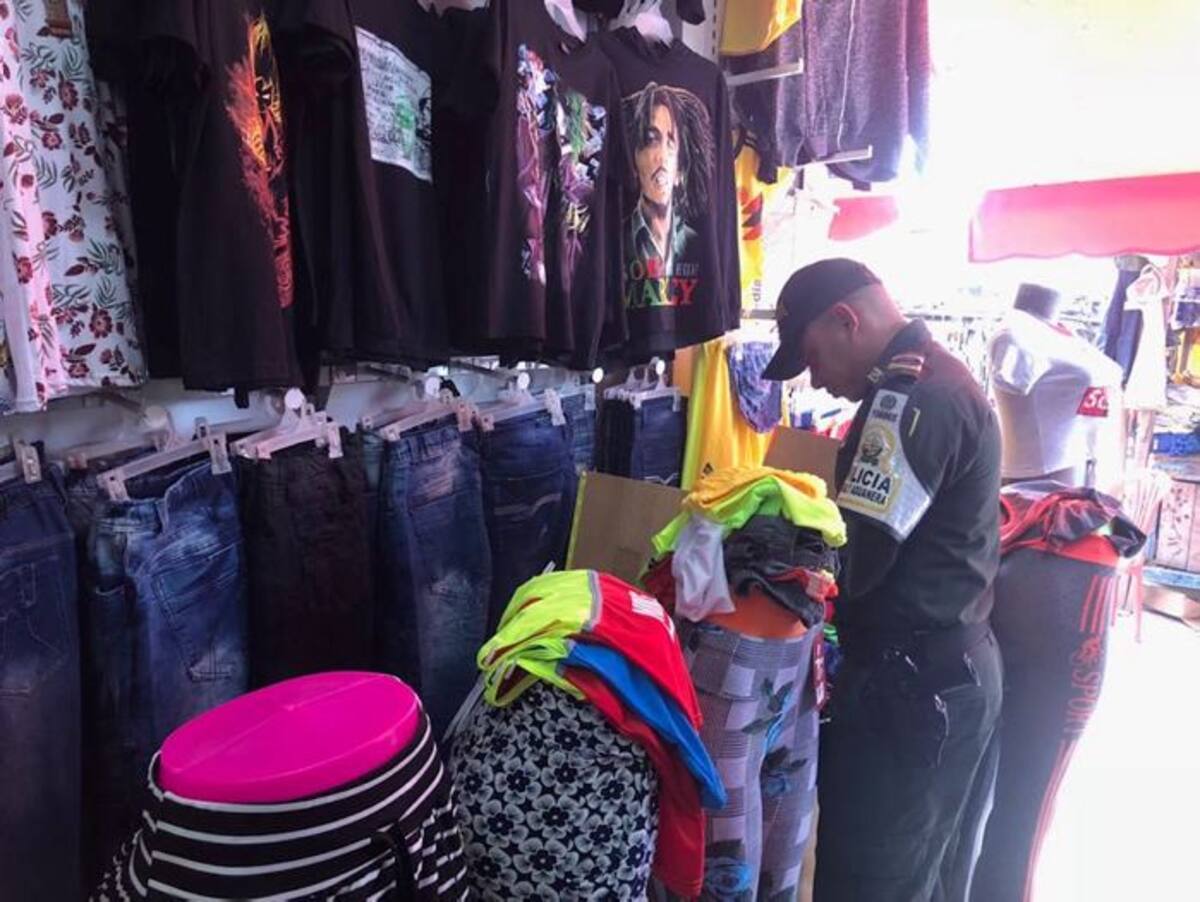 La Policía Fiscal y Aduanera realizó operativos en establecimientos comerciales abiertos al público y en vías principales de Barranquilla. Cortesía