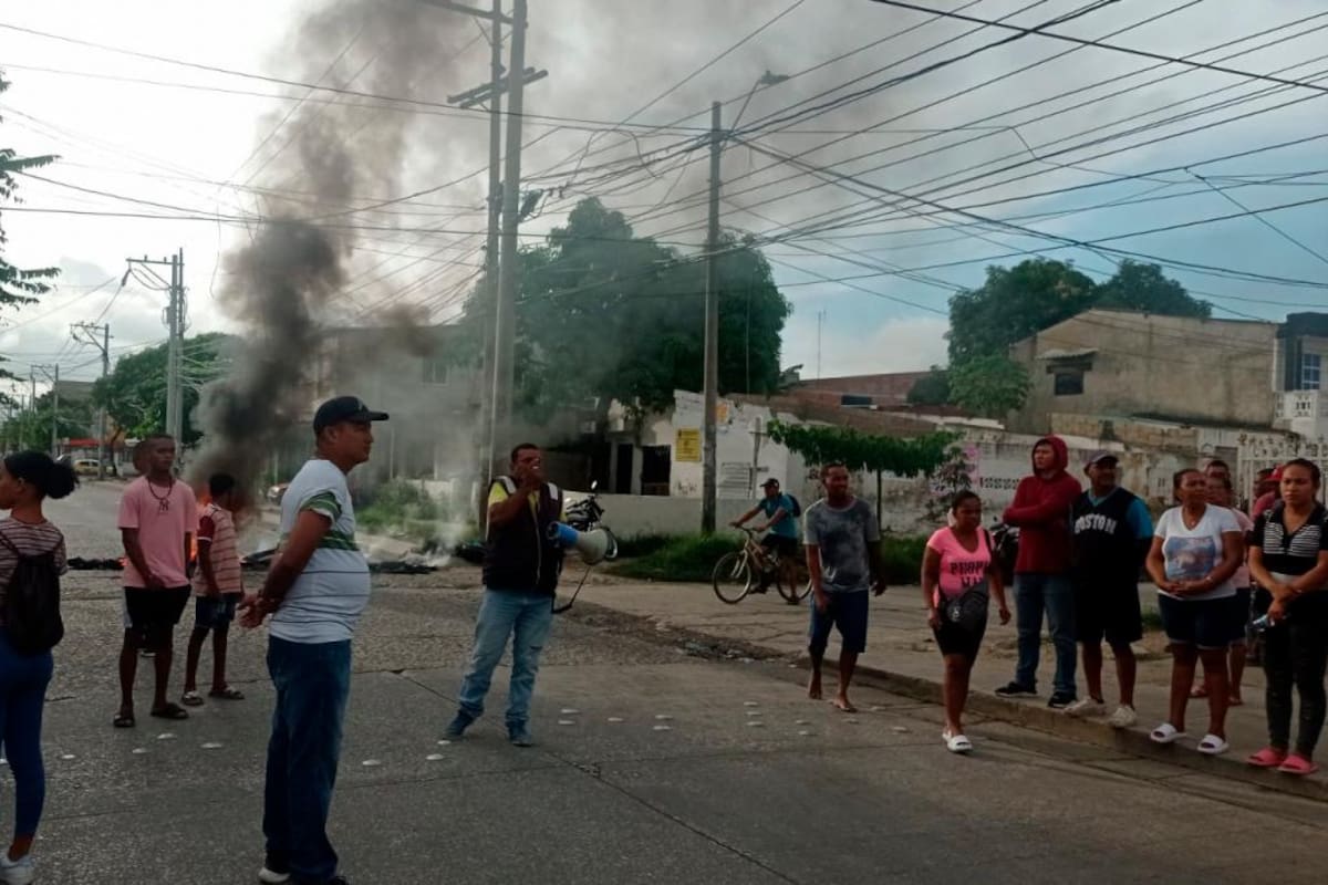 Protesta tras muerte de menor por posible dengue