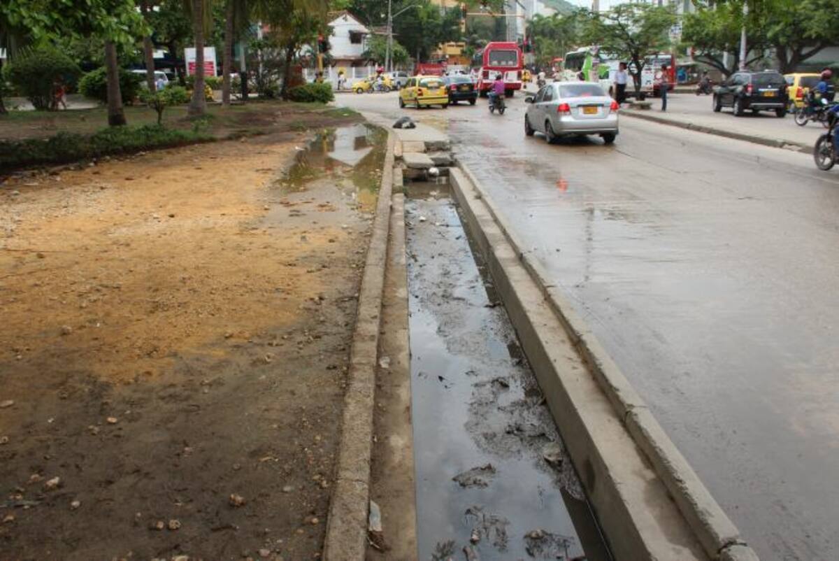 La remodelación del parque de Los Leones comenzó con un presupuesto que no alcanzó. El remedio resultó peor que la enfermedad, dicen los vecinos del Pie de la Popa. ANTONIO CANCHILA - ELUNIVERSAL.COM.CO