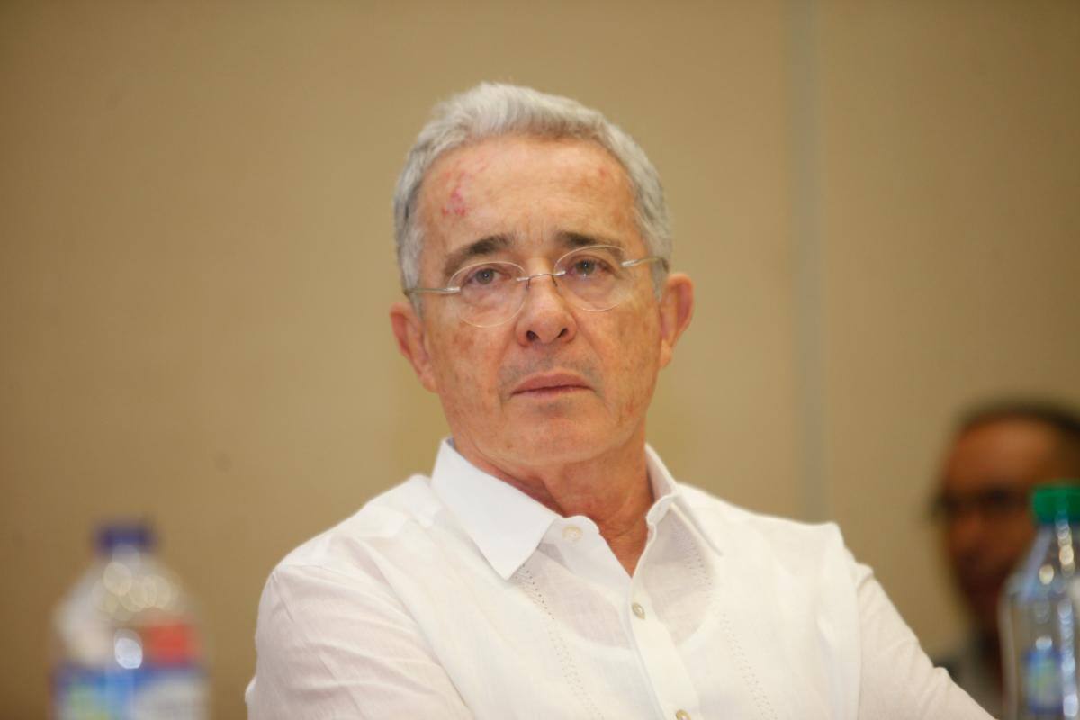 “Son bastante preocupantes las amenazas en los Montes de María”: Álvaro Uribe