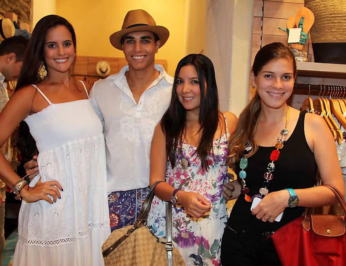 Alejandra Villegas, Galib Haydar, Kristina Andrade y Ana Lucía Rodríguez.