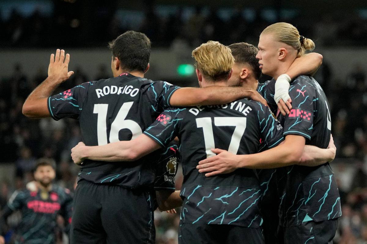 El Manchester City vence al Tottenham y acaricia el título de la Premier