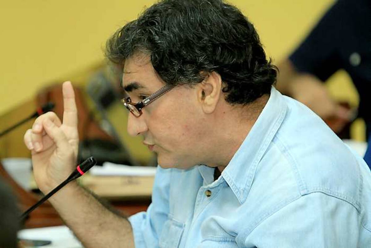 El concejal William Amín hizo fuertes denuncias sobre el supuesto mal uso que se le estaría dando a las vallas y las grúas que usa el DATT. El Universal