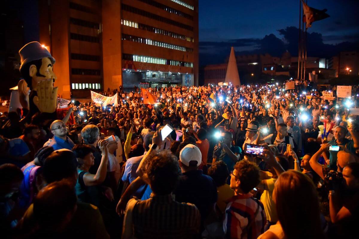 Con protestas piden renuncia del fiscal en Cartagena y todo el país