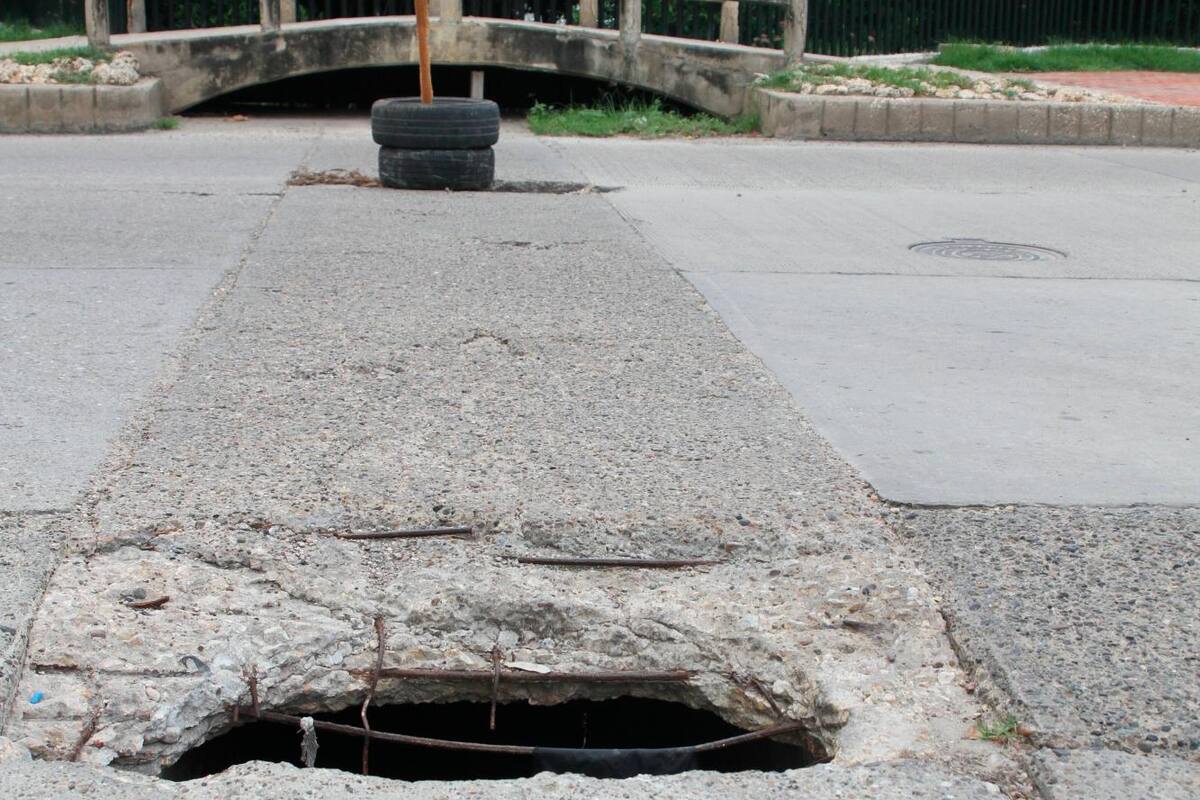 Huecos en box culvert de la Avenida del Lago son unas peligrosas trampas