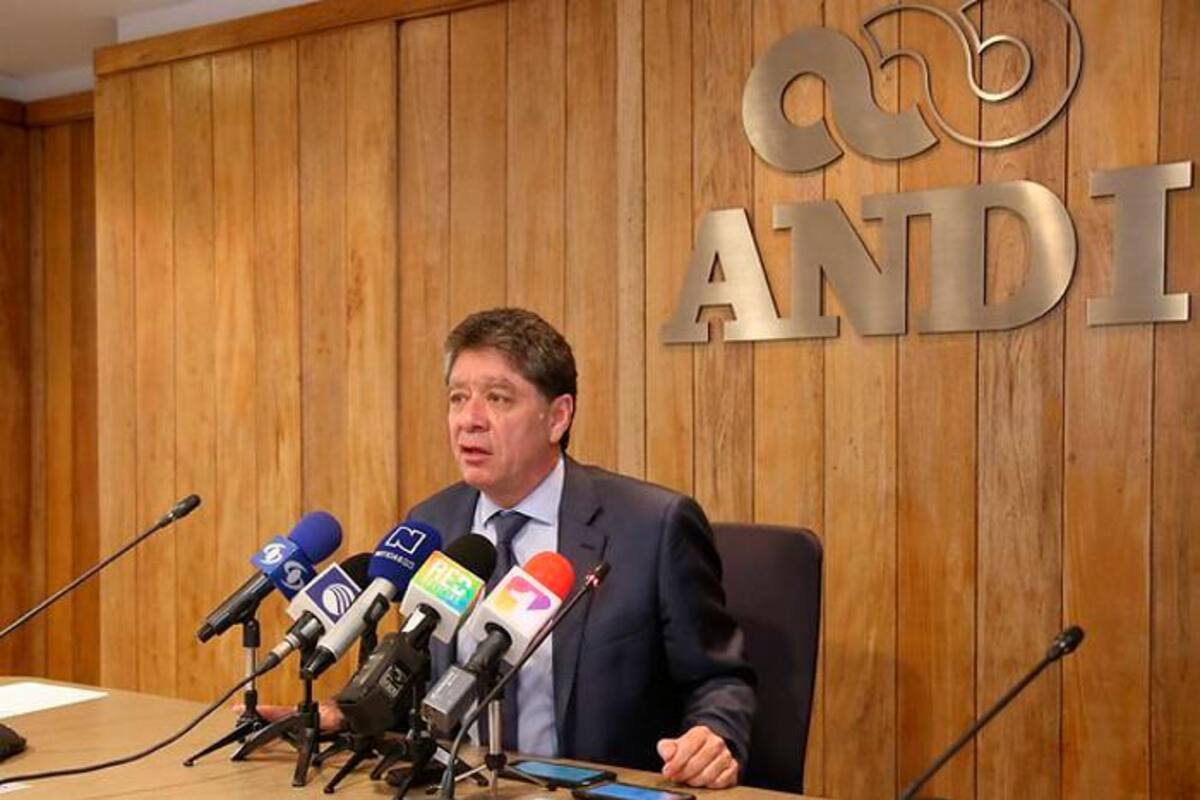El país debe empezar a crecer al 4 %: Andi