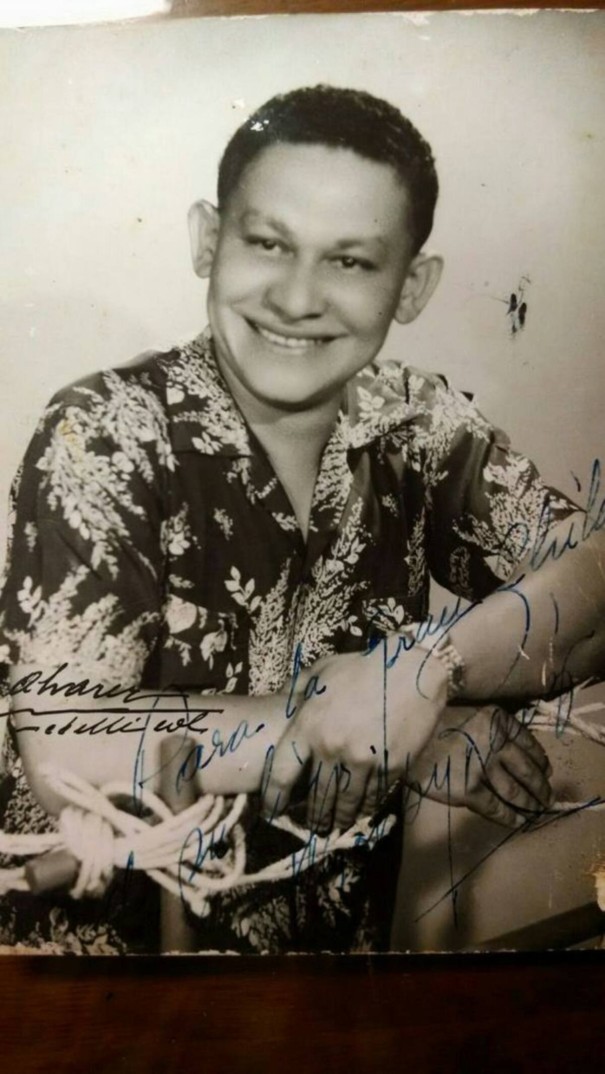 Bobby Ruiz, célebre cantante de la orquesta de Lucho Bermúdez, falleció el 4 de noviembre. Cremado el 8 de noviembre. Cortesía