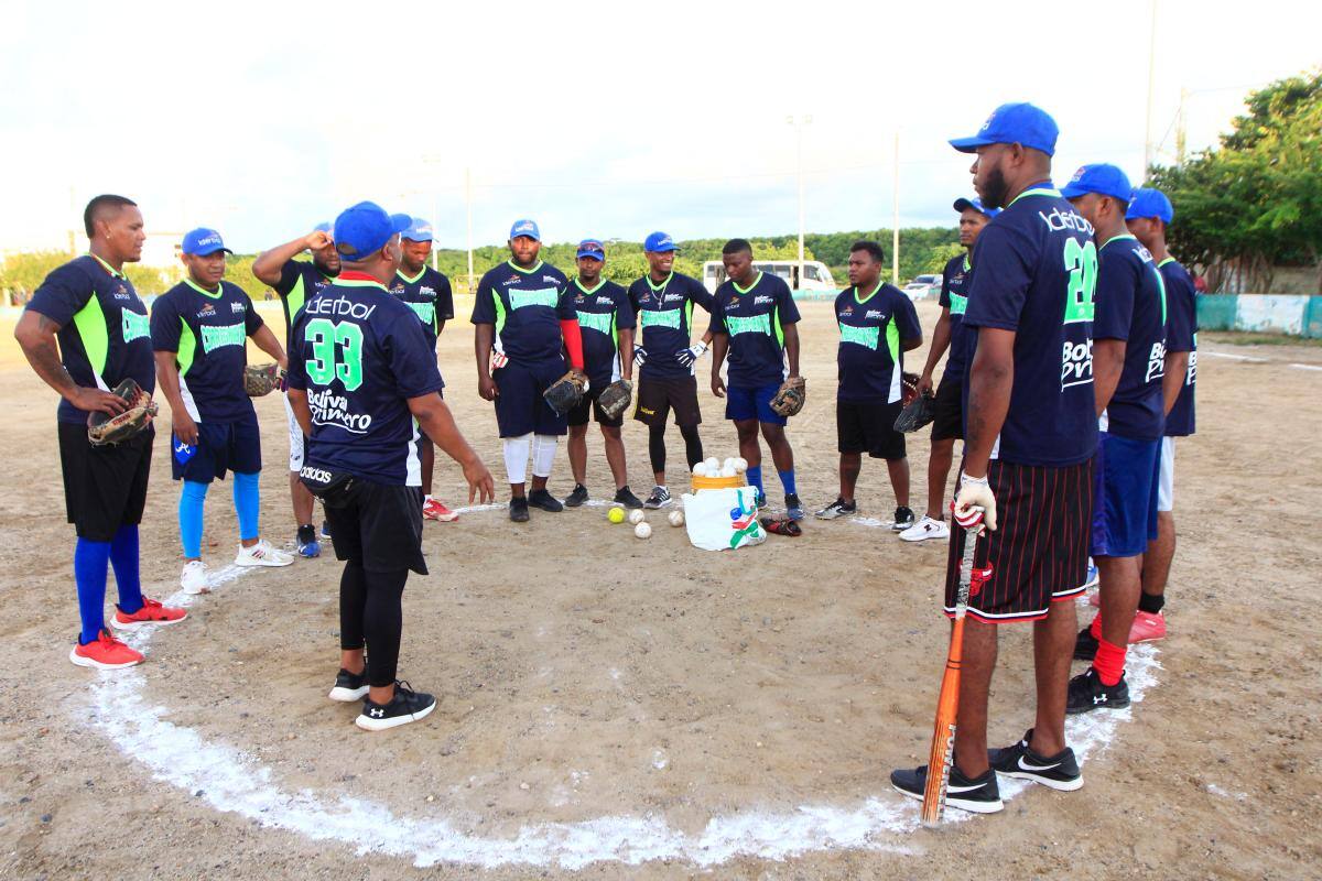 Video: este viernes es la final inédita del Sóftbol Juega Por Tu Barrio