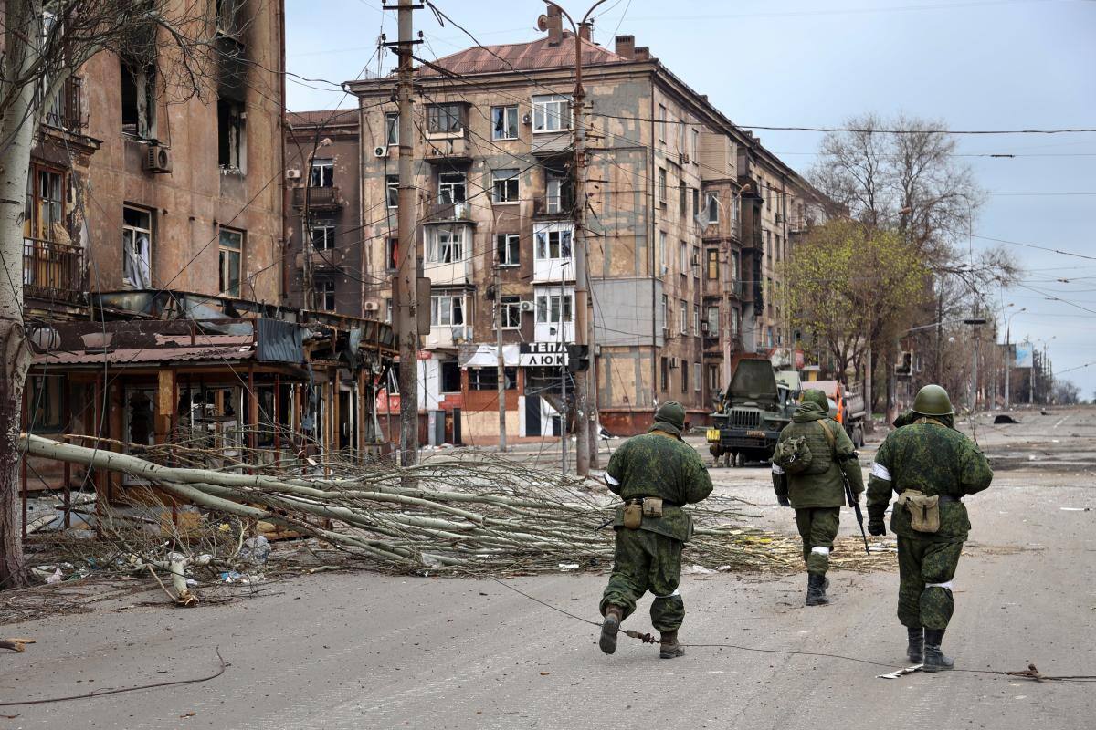 Rusia estrecha el cerco en Mariúpol, golpea otras ciudades