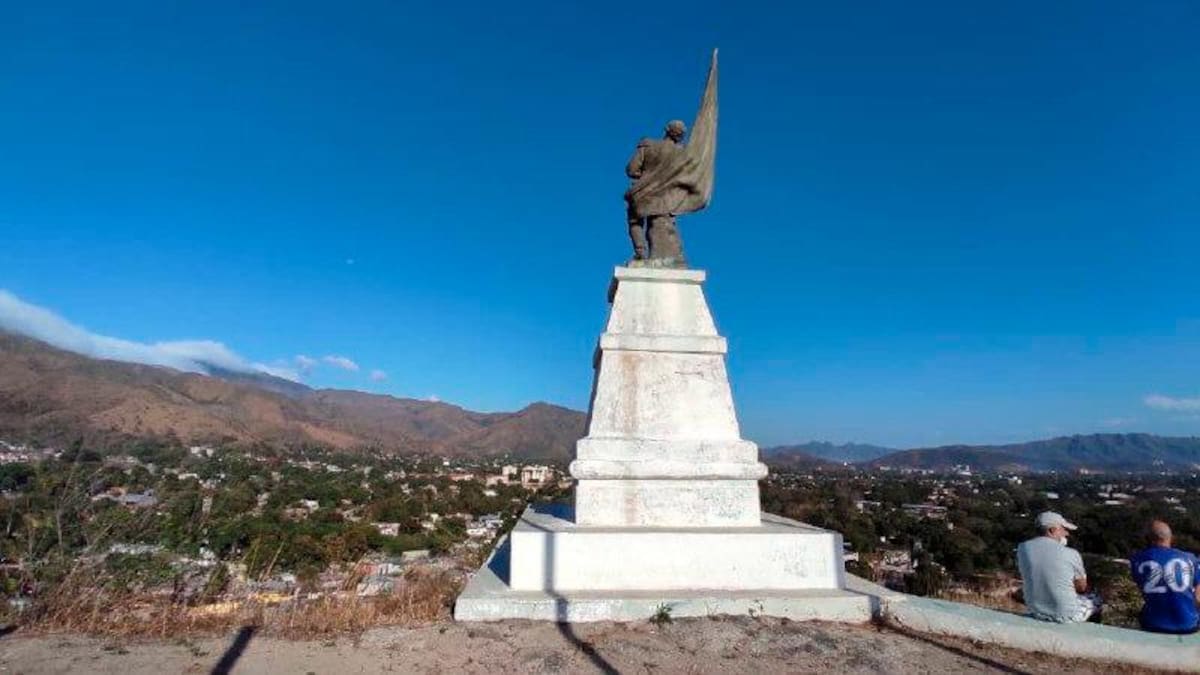 Monumento en honor a Atanasio Girardot.