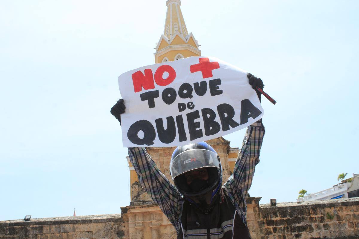 Comerciantes celebran reversazo de Dau en el toque de queda