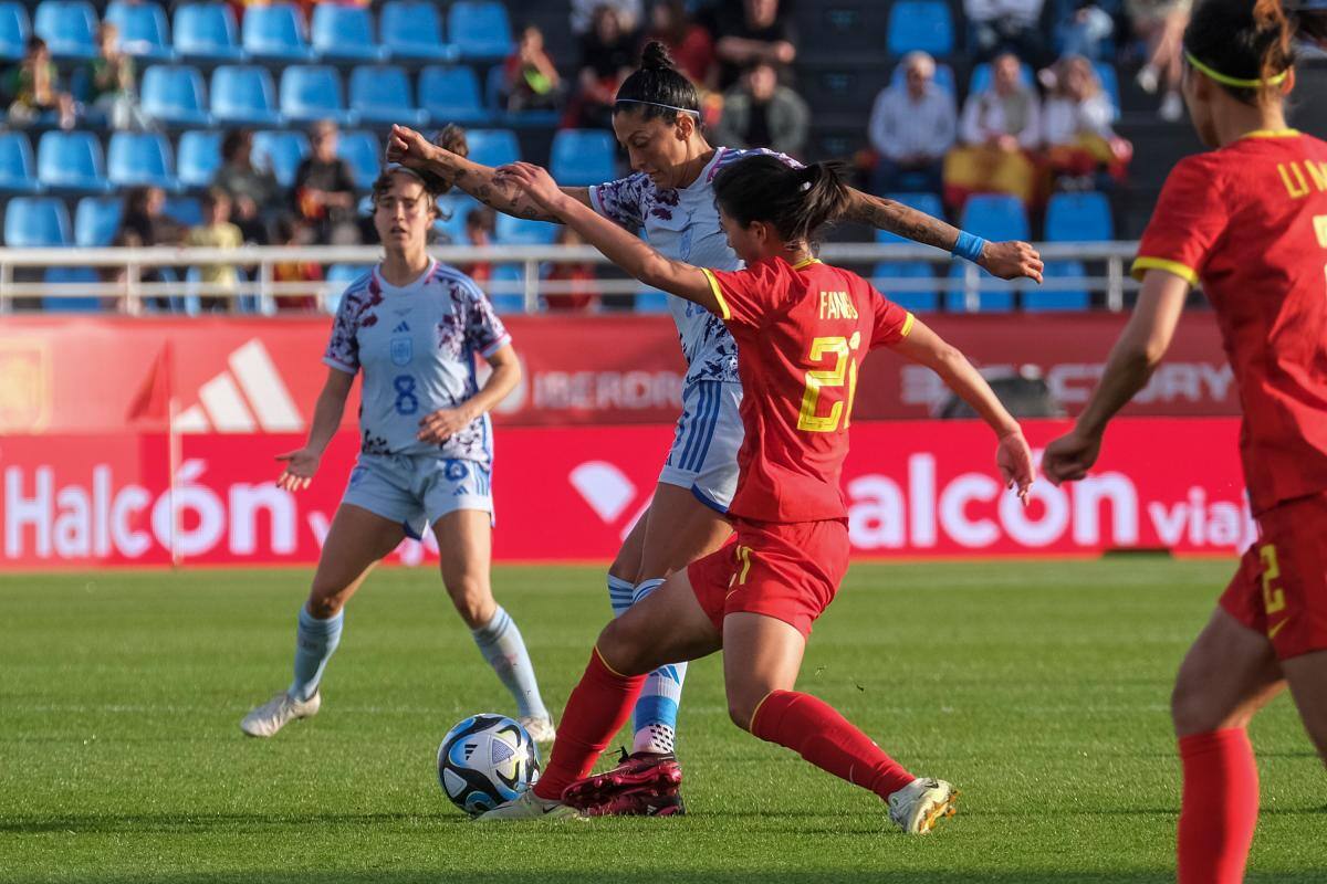 Denuncia: ¡FIFA nos obligó a mostrar los genitales para el Mundial femenino!
