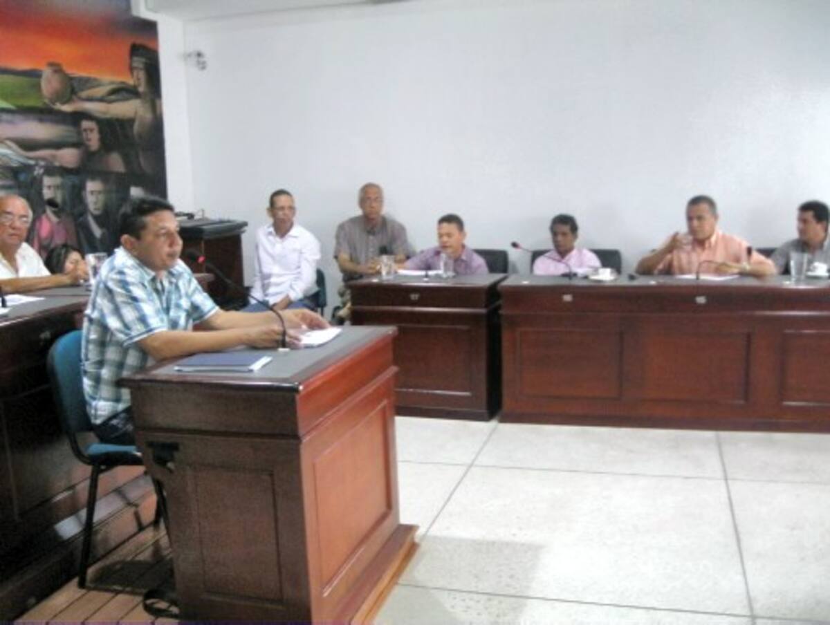Los concejales y los gremios debaten desde ayer cómo quedará el nuevo impuesto de delineación urbana.