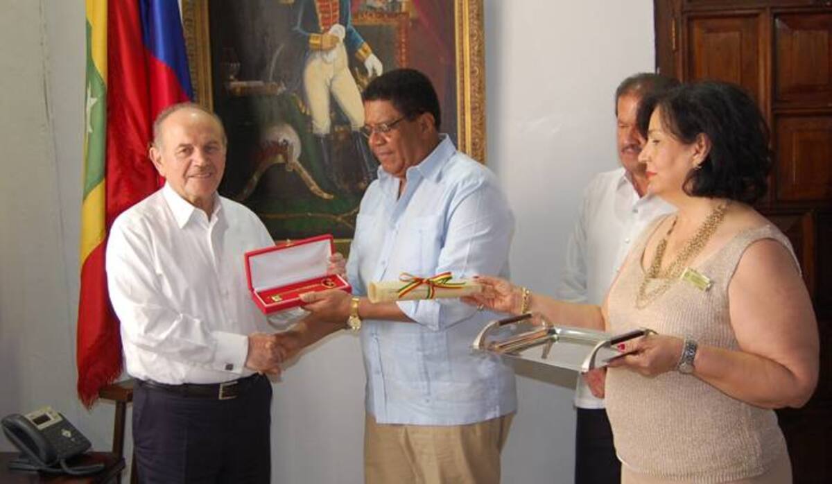 El alcalde de Estambul (Turquía), Kadir Topba?, recibió las llaves de Cartagena. CORTESÍA VÍCTOR MARRUGO - PRENSA ALCALDÍA DE CARTAGENA