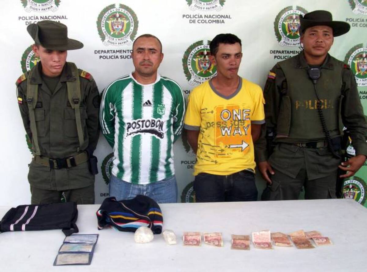 En poder de César Argel Ramírez y José Quiñones Jiménez fueron halladas 460 dosis de base de coca que al parecer, iban a ser comercializadas en el sector conocido como El Hueco.