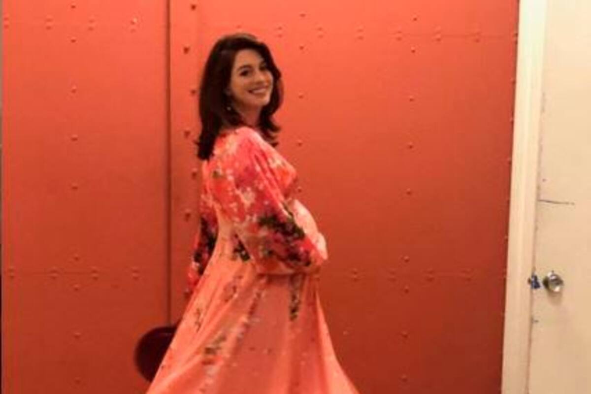 Anne Hathaway sorprende con fotos de su embarazo