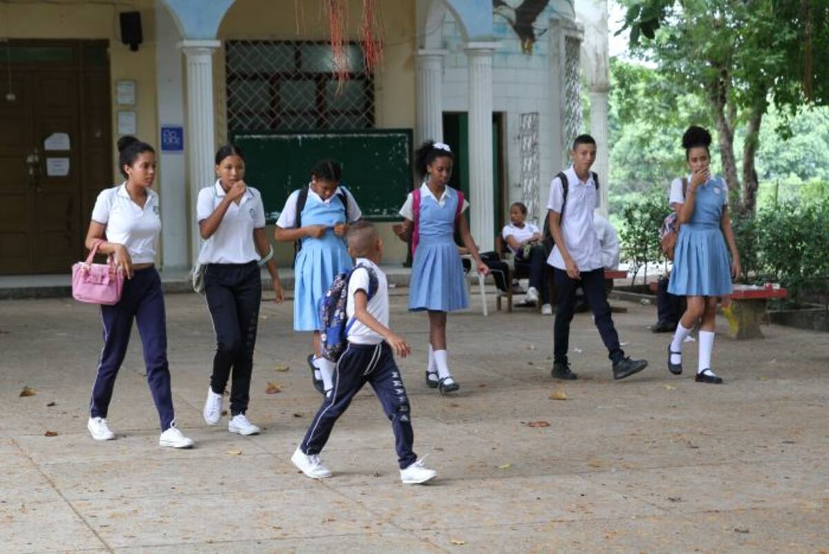 Un fallo de tutela ordena que la comunidad educativa del Fernández Baena debe ser reubicada. Óscar Díaz