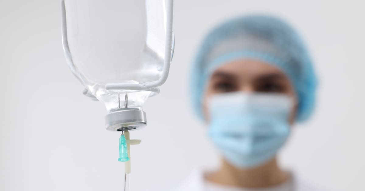 What's Behind Sueroterapia? Risks and Realities of a Dangerous Fad