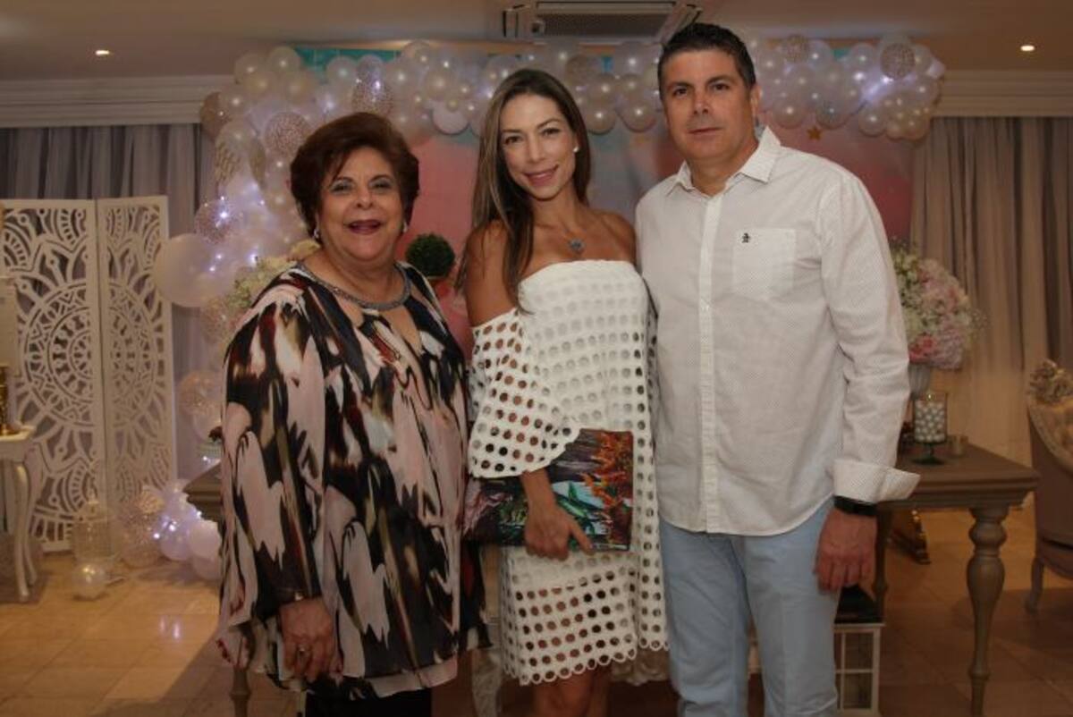 Angelina de Chalela, María Paula Murra y Antonio Chalela. KAILLINE GIRALDO