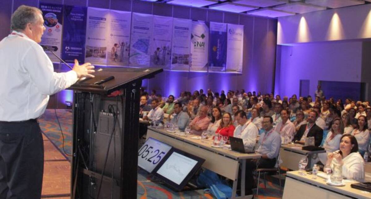 Juan José Echavarría Soto, gerente general del Banco de la República, durante su intervención en el Congreso Nacional Inmobiliario de Fedelonjas, en Cartagena, que termina este viernes en Cartagena.