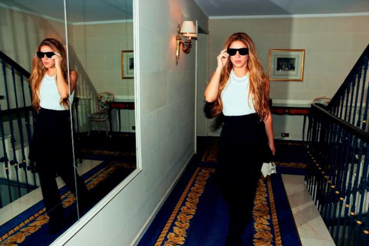 En fotos: Shakira luce falda y pantalón en Semana de la Moda en París