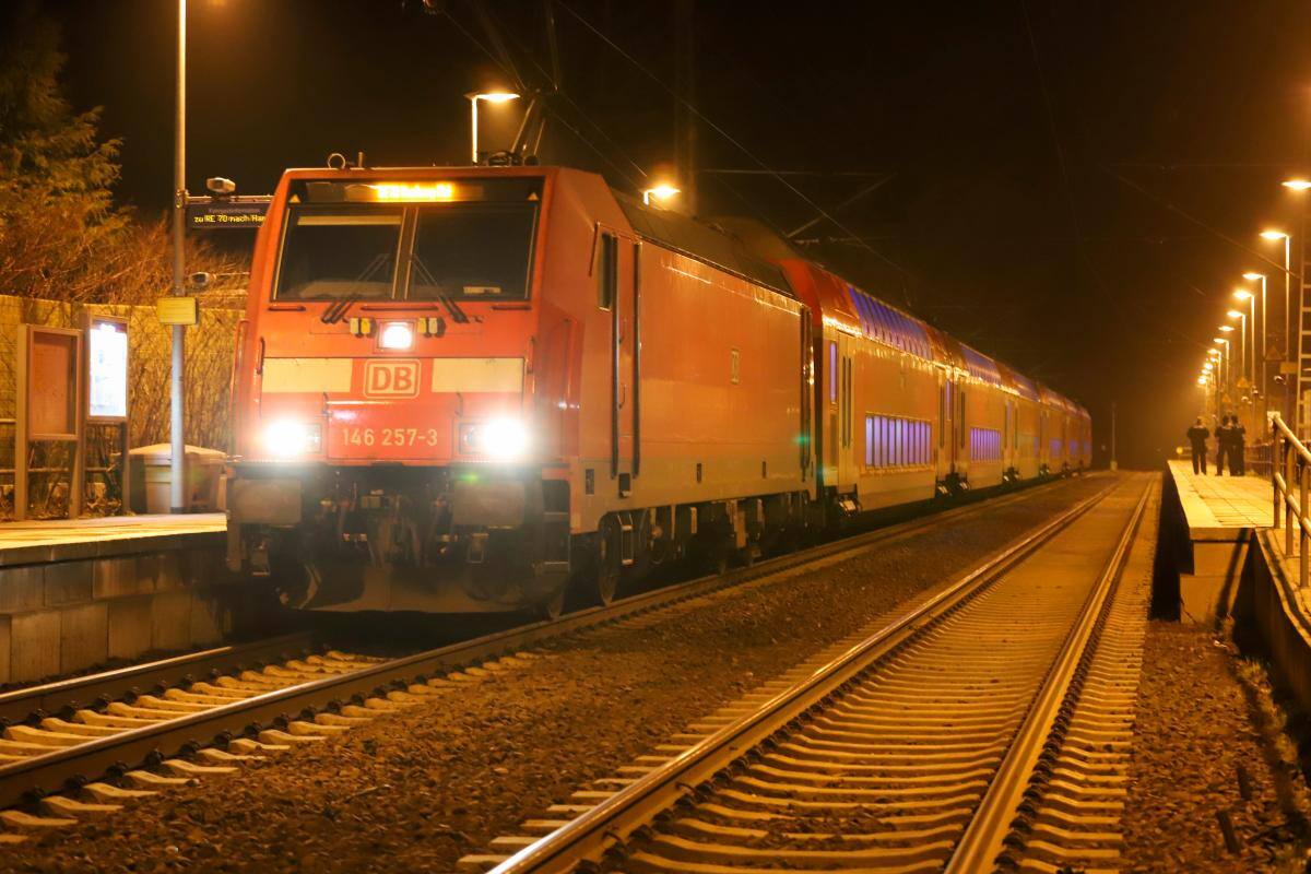 ¡Impactante! Violento ataque en tren dejó varias víctimas