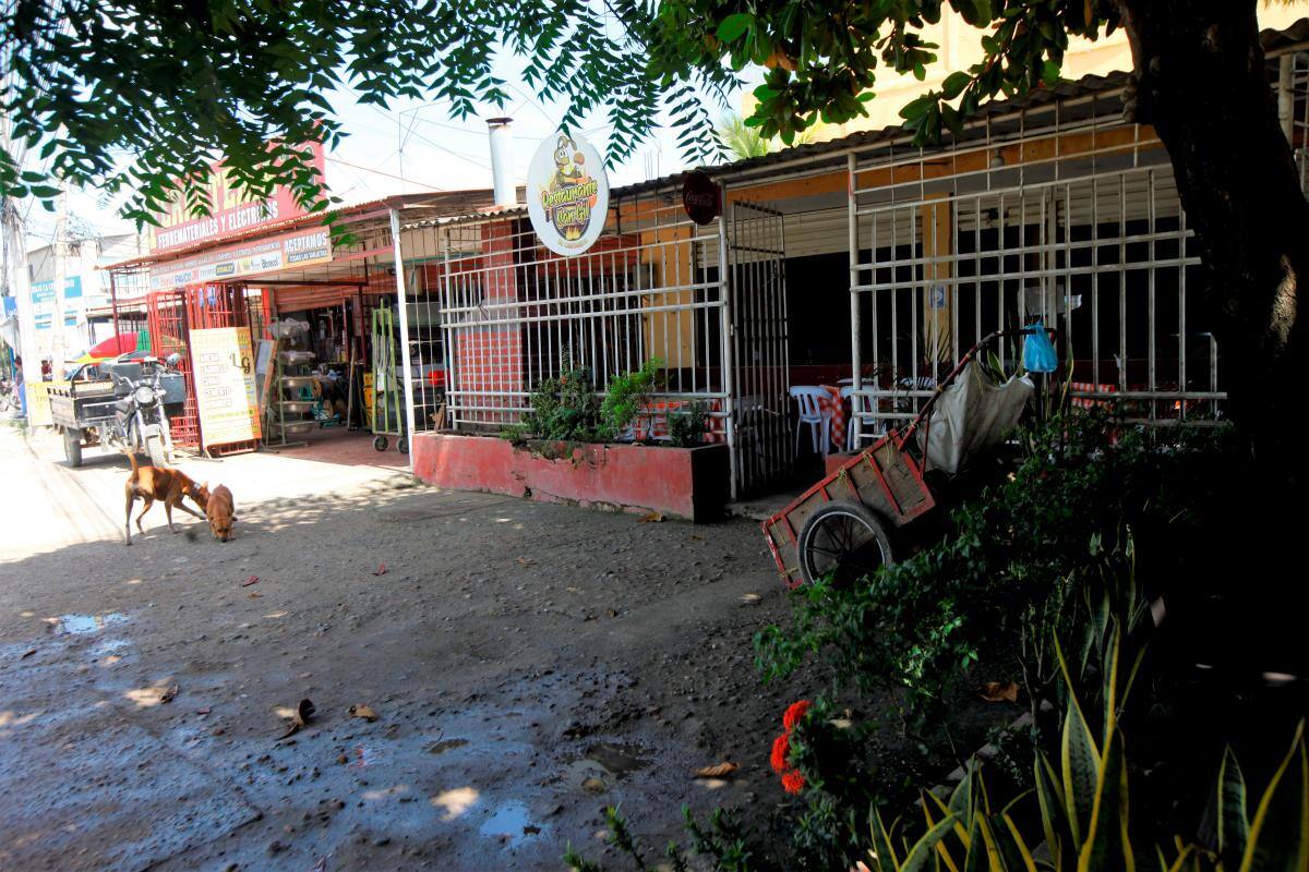 Dentro de este restaurante de comida santandereana, en Villa Estrella, fue asesinada Daniela Mendivil.