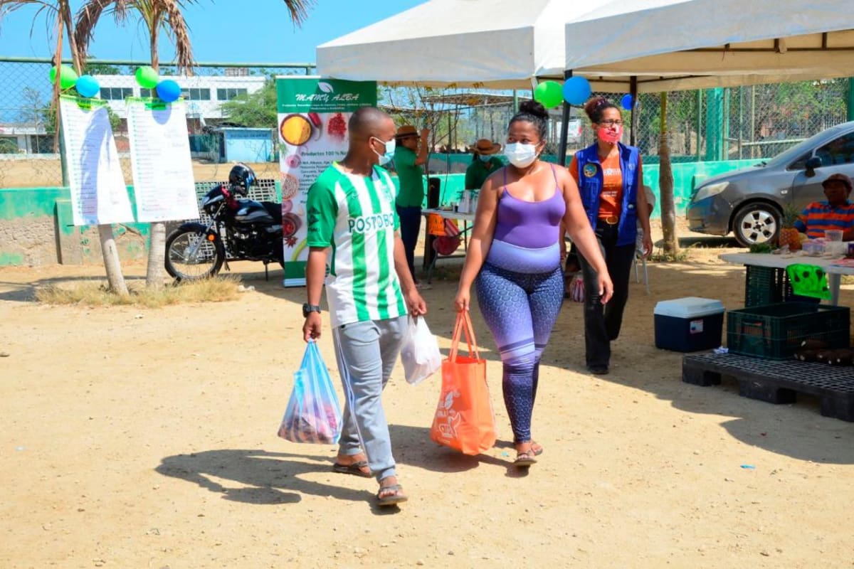 ¡Grandes ventas! Mercado campesino de Tierra Baja culminó con éxito