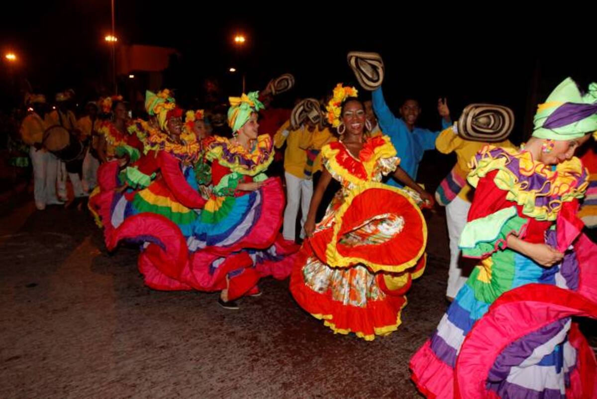 El desfile, se inició a las seis de la tarde, partió desde Las Bóvedas, donde se dio la gran rueda de Fandango. ÓSCAR DÍAZ – EL UNIVERSAL