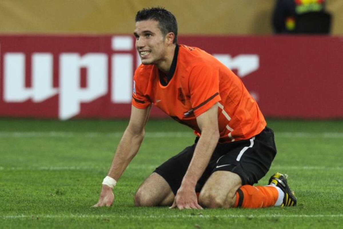 Van Persie se perderá el amistoso de Holanda. AFP