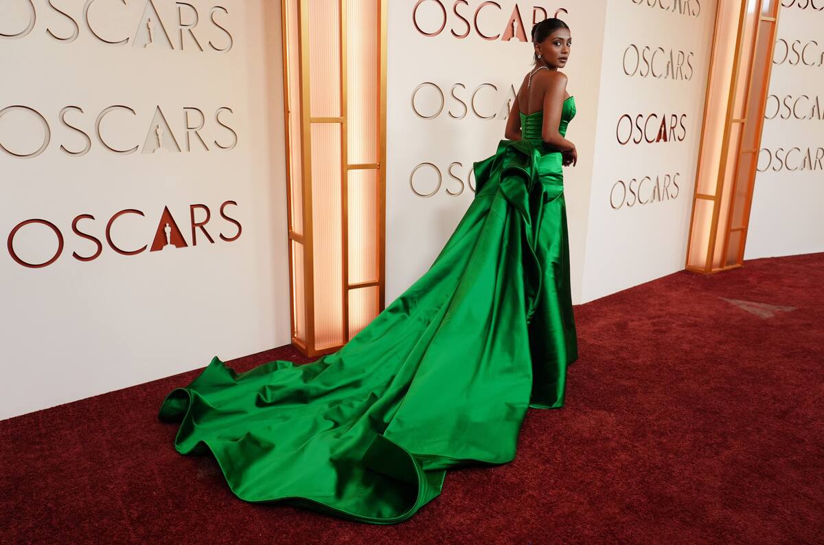 Charithra Chandran llega a los Oscar el domingo 15 de marzo de 2026 en el Teatro Dolby de Los Ángeles. (Foto Richard Shotwell/Invision/AP)