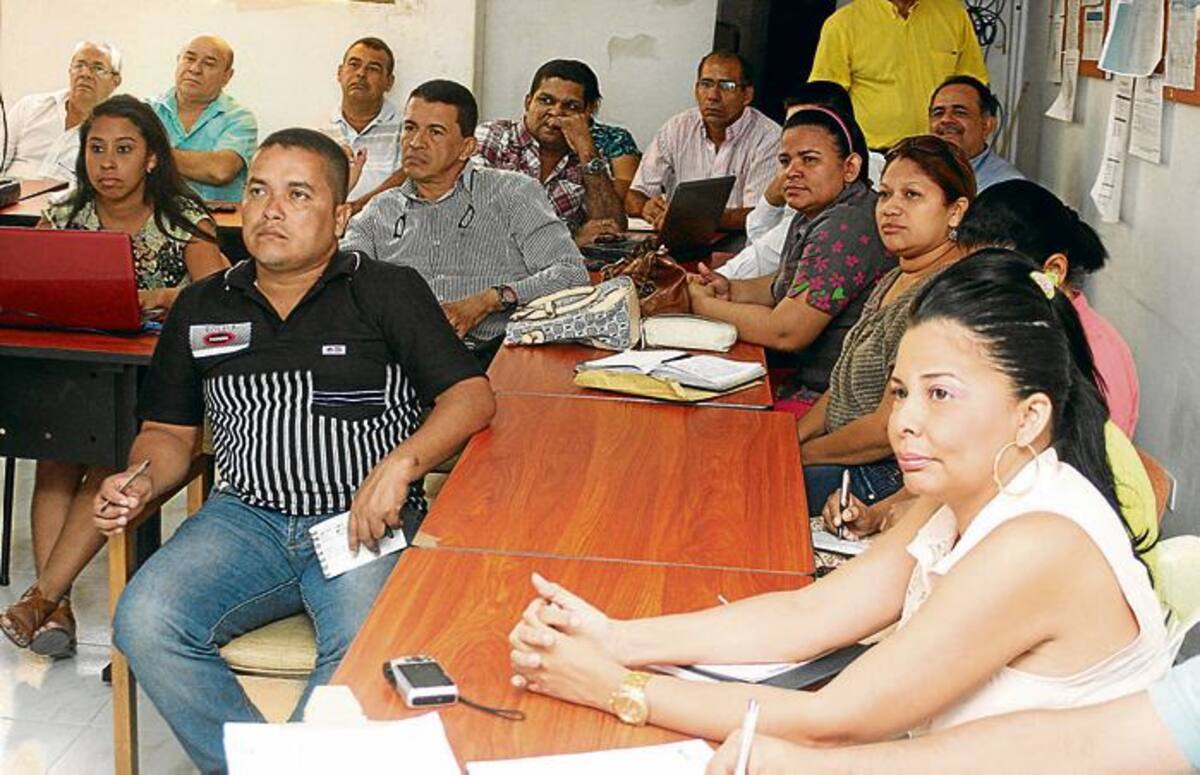 En la Secretaría de Salud Departamental se reunieron gerentes de ESES y autoridades ambientales. MANUEL SANTIAGO PÉREZ/EL UNIVERSAL/