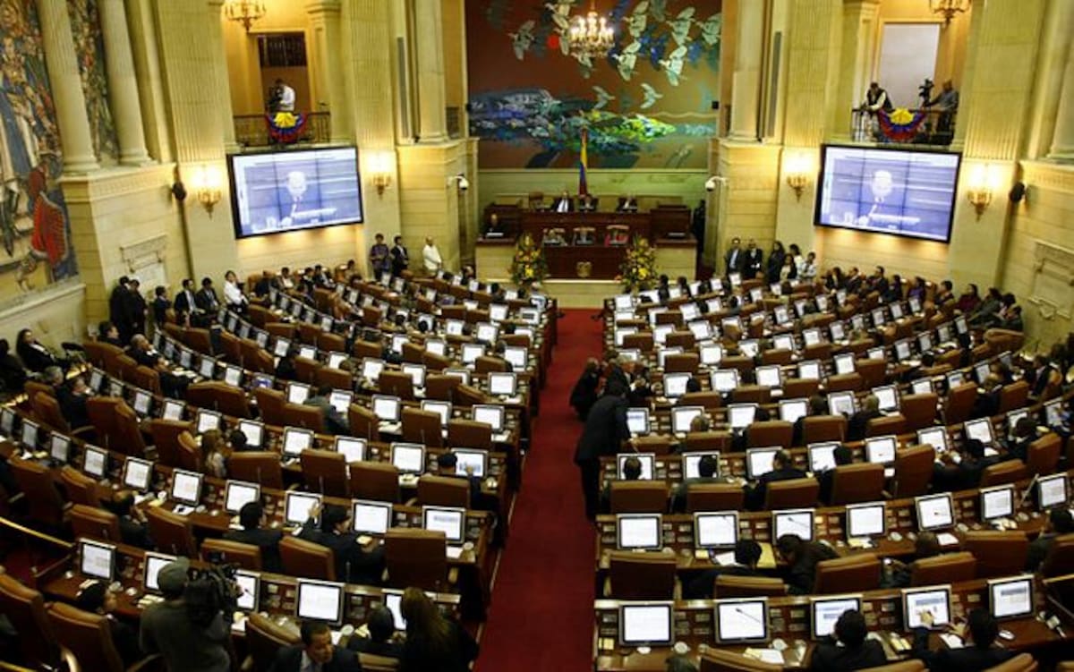 Al debate en donde se planteará una reforma del sistema están citados el ministro del Interior, Juan Fernando Cristo, el ministro de Hacienda, Mauricio Cárdenas, y el director del Departamento Nacional de Plantación (DNP), Simón Gaviria. COLPRENSA