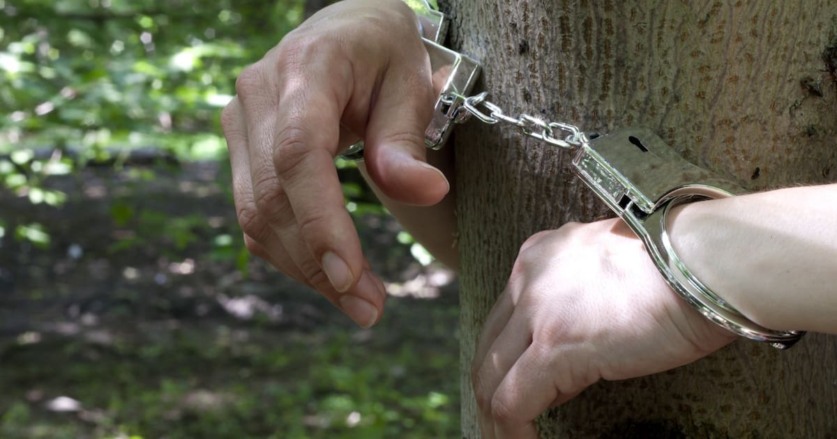 Video: Man accused of infidelity tied to a tree