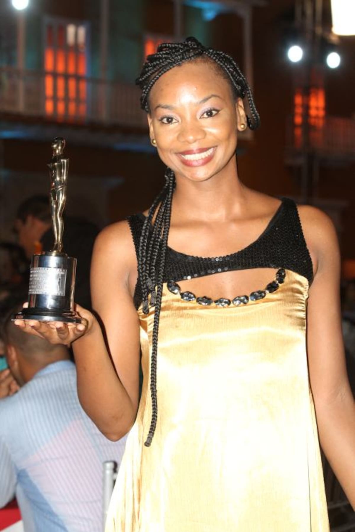 La hermosa morena recibió su primer India Catalina. Maruja Parra. El Universal