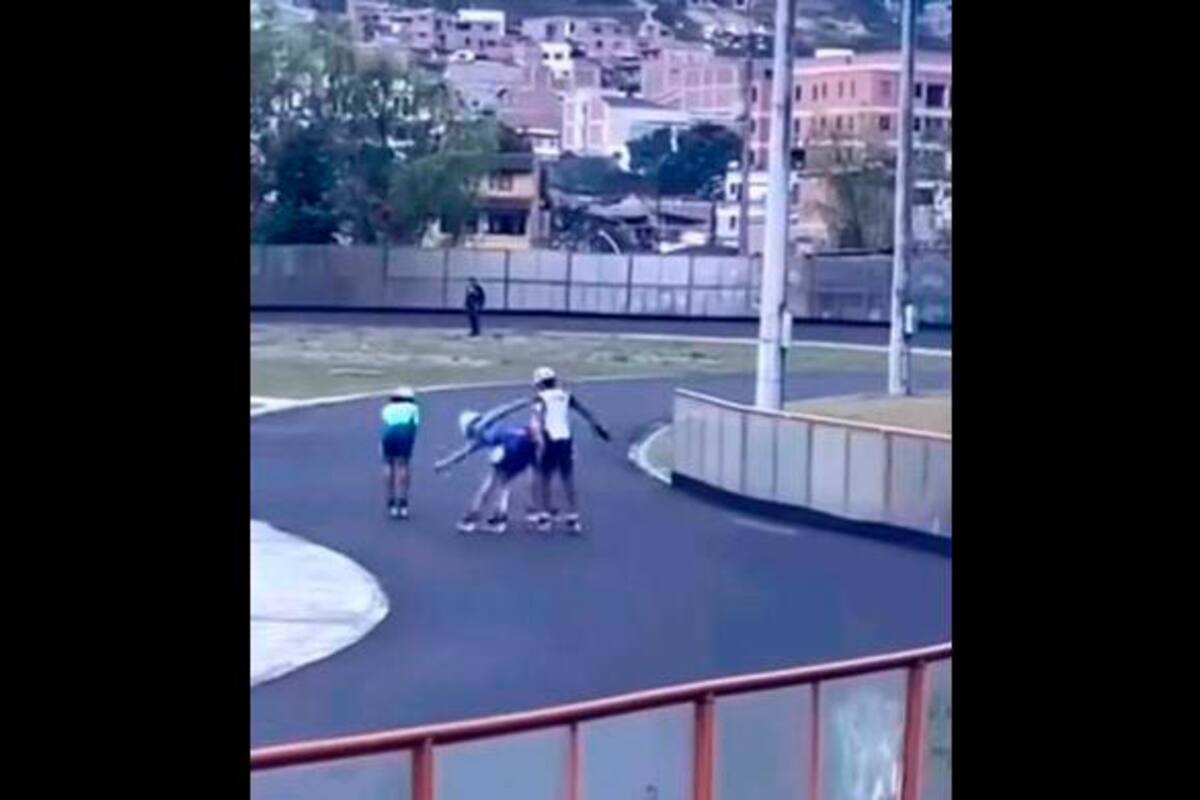 Video: patinadoras de Bolívar se agreden en plena pista, una terminó en el hospital