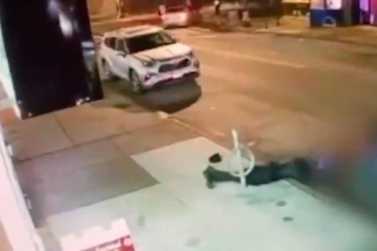 Inmigrantes motorizados roban teléfonos y carteras arrastrando a víctimas