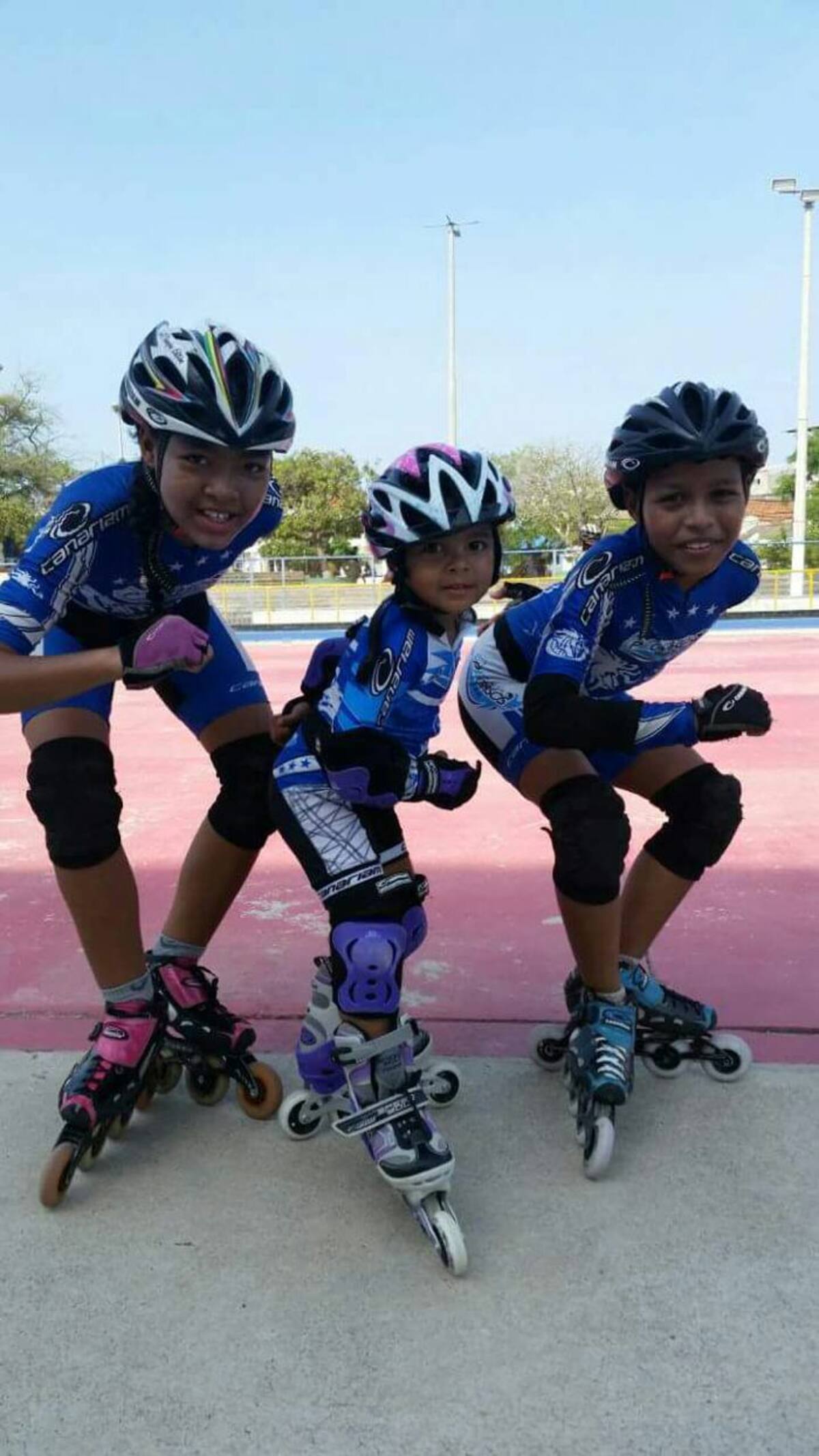 Randy, Rouse y Raisa Orozco Pineda, tres hermanas que se abren paso en el patinaje en Pegasos. CORTESÍA