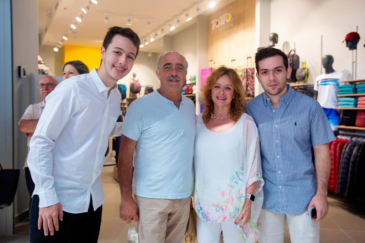 Juan Diego Nordmann, Enrique Guberek, Ingrid Guberek y Pedro Luis Nordmann.