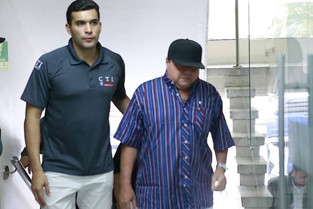 Pese al alta médica, el Juez 22 Civil Municipal permanece en la clínica, porque aún presenta un aneurisma en la parte posterior del corazón, según lo informó su abogado. COLPRENSA